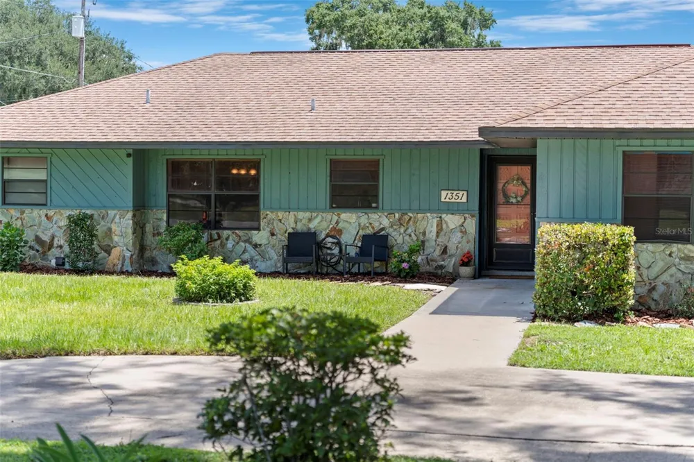 1351 CR 482N Lake Panasoffkee, FL 33538