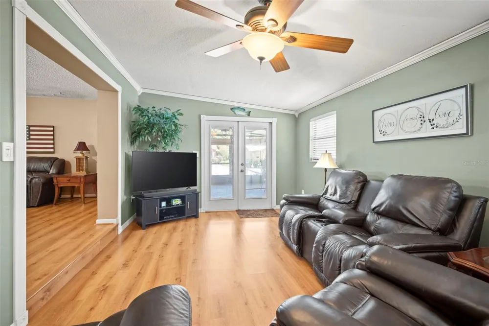 1351 CR 482N Lake Panasoffkee, FL 33538