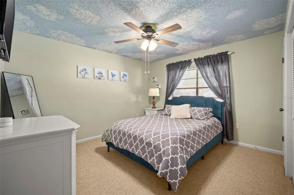 1351 CR 482N Lake Panasoffkee, FL 33538