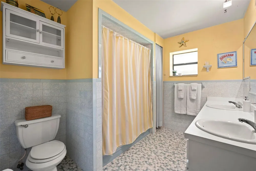 1351 CR 482N Lake Panasoffkee, FL 33538