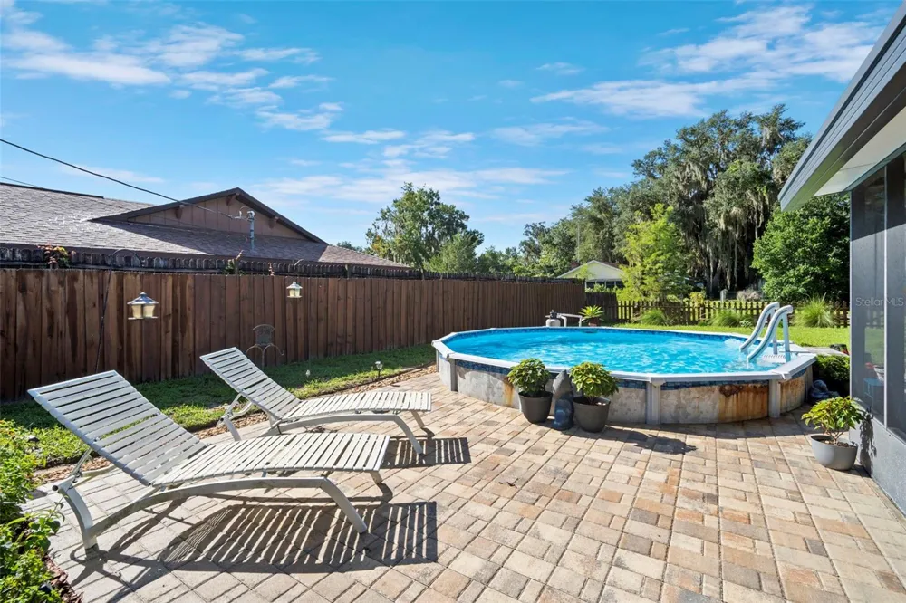 1351 CR 482N Lake Panasoffkee, FL 33538