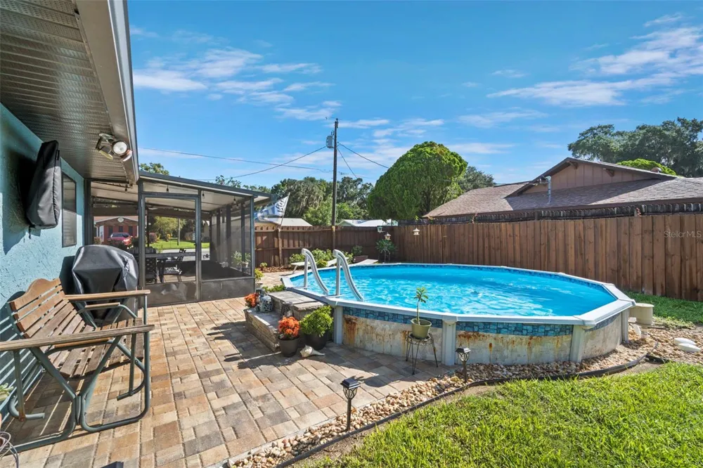 1351 CR 482N Lake Panasoffkee, FL 33538