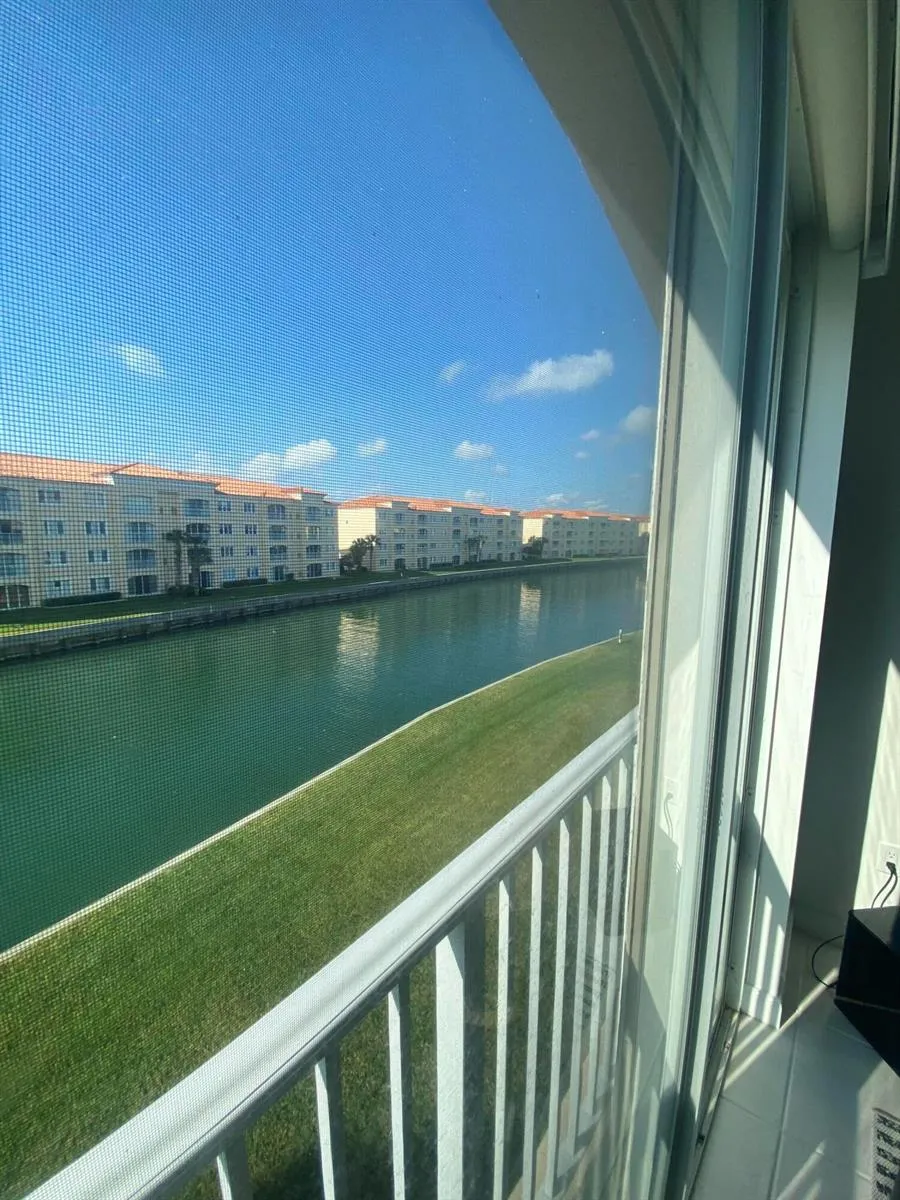 7 HARBOUR ISLE DRIVE E #304 Fort Pierce, FL 34949