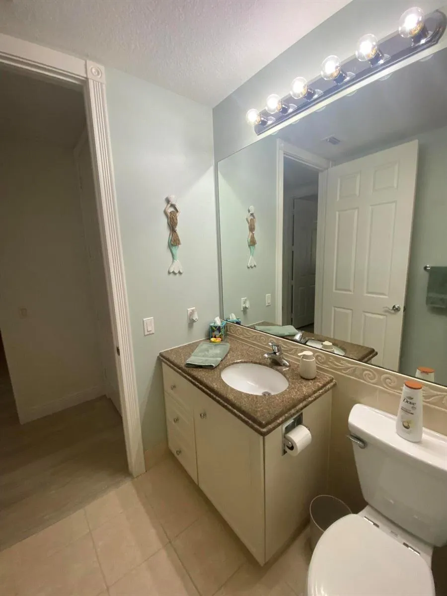 7 HARBOUR ISLE DRIVE E #304 Fort Pierce, FL 34949