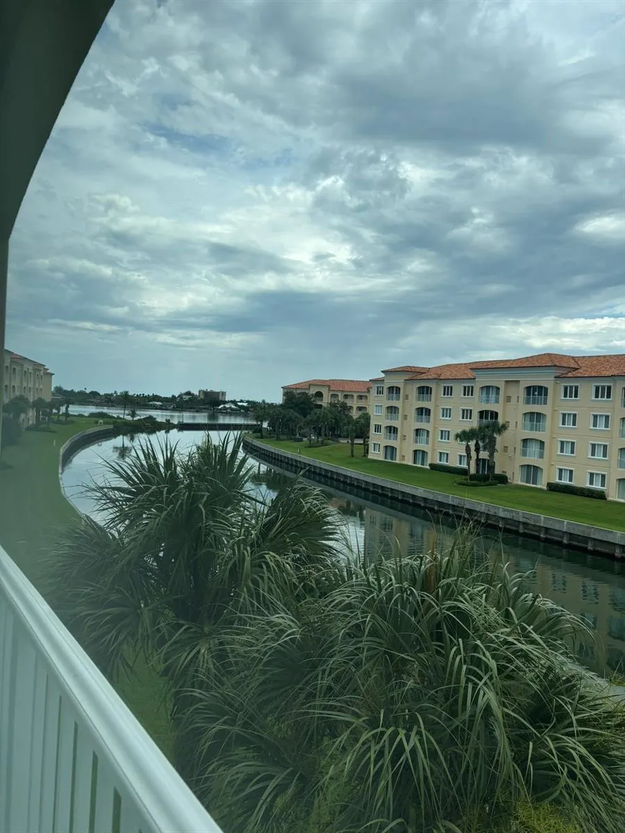 7 HARBOUR ISLE DRIVE E #304 Fort Pierce, FL 34949