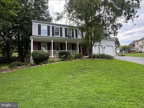10 OAKBROOK COURT