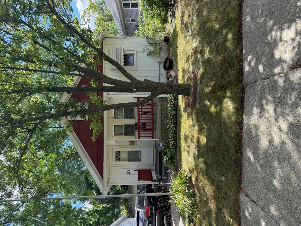 228 Borland Court Saginaw City, MI 48602