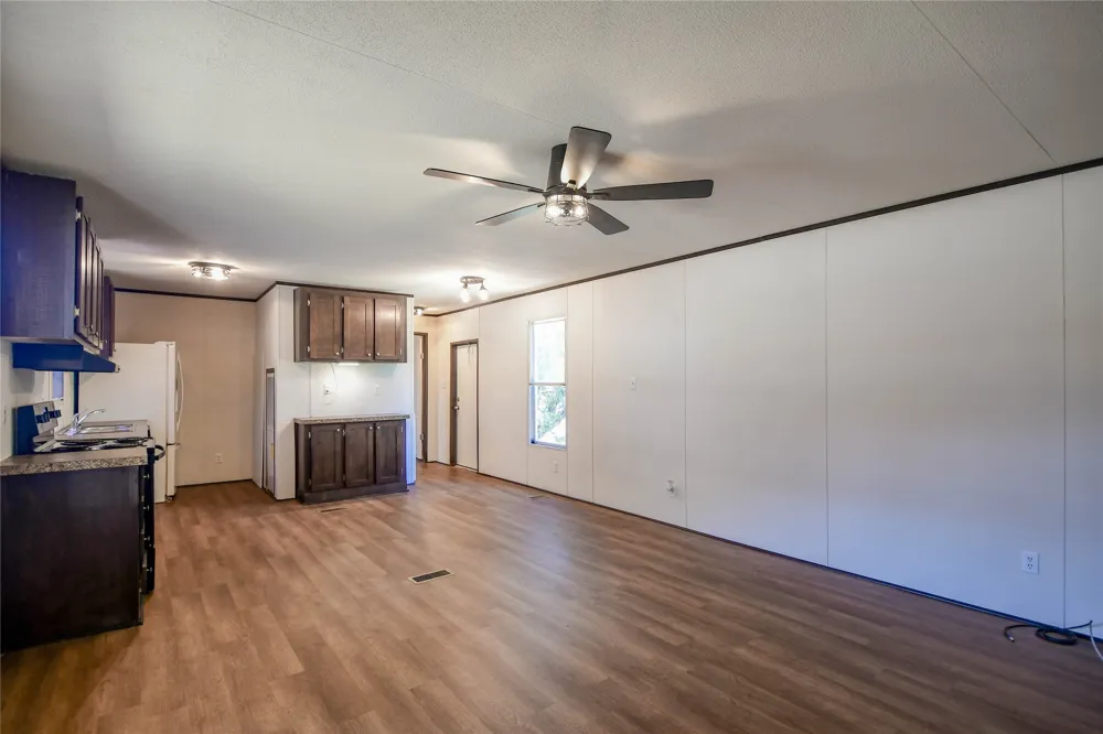 912 Pease River Drive Granbury, TX 76048
