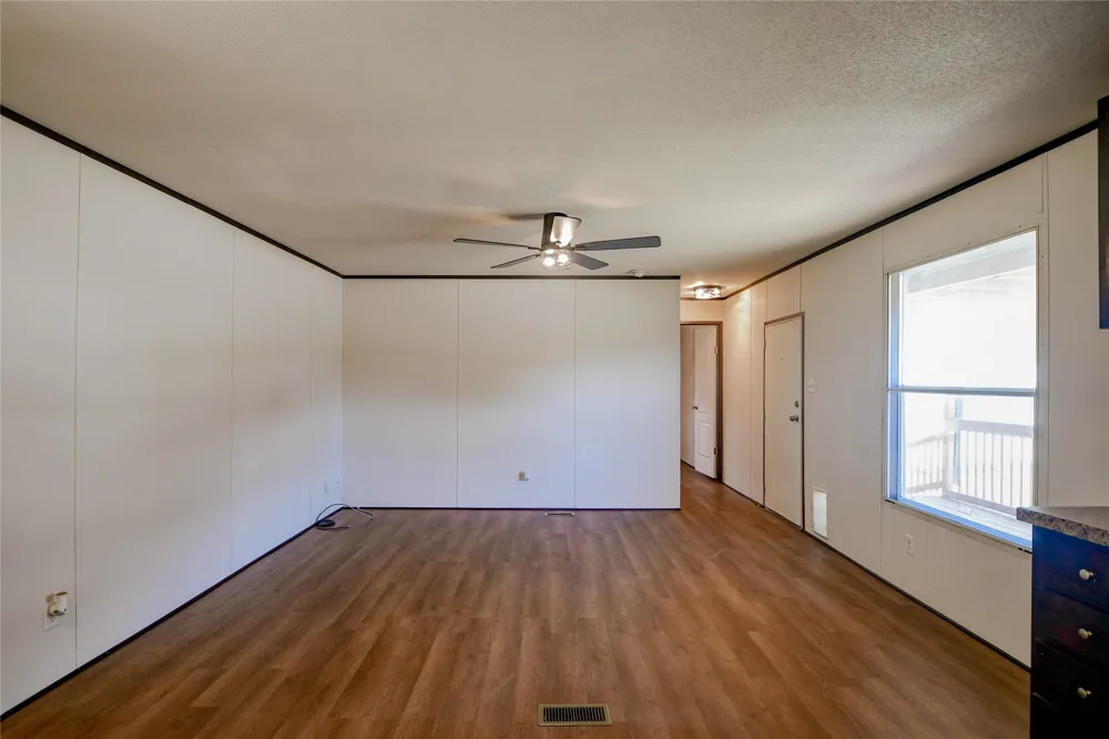 912 Pease River Drive Granbury, TX 76048
