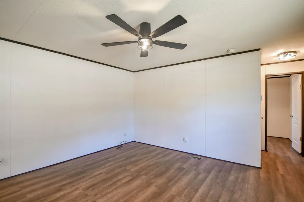 912 Pease River Drive Granbury, TX 76048