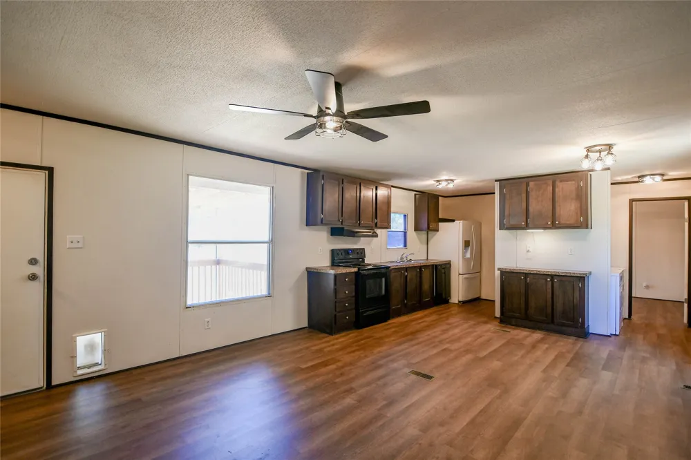 912 Pease River Drive Granbury, TX 76048