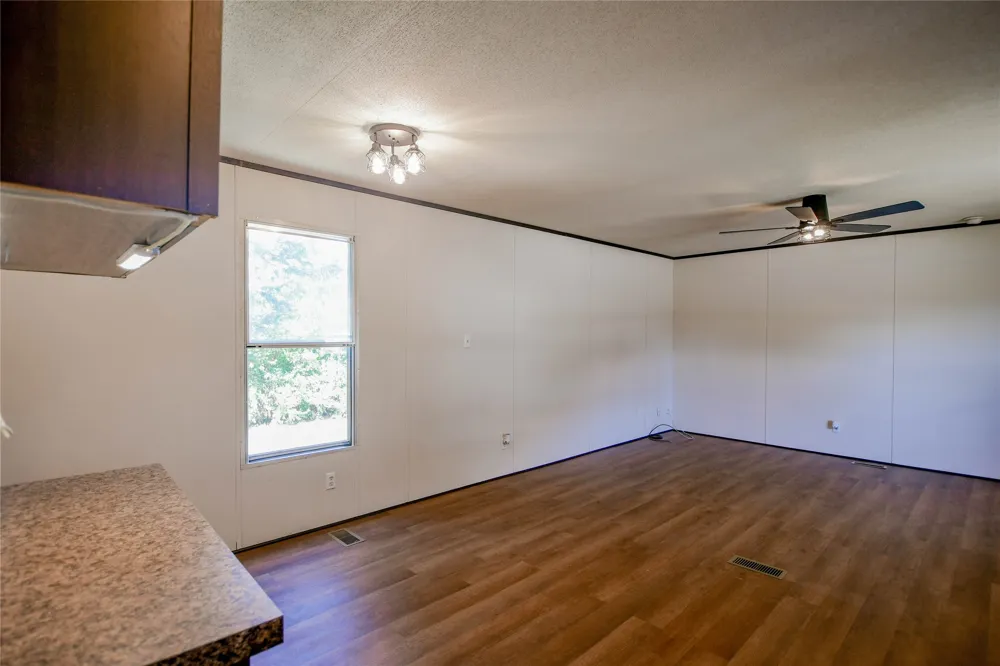 912 Pease River Drive Granbury, TX 76048