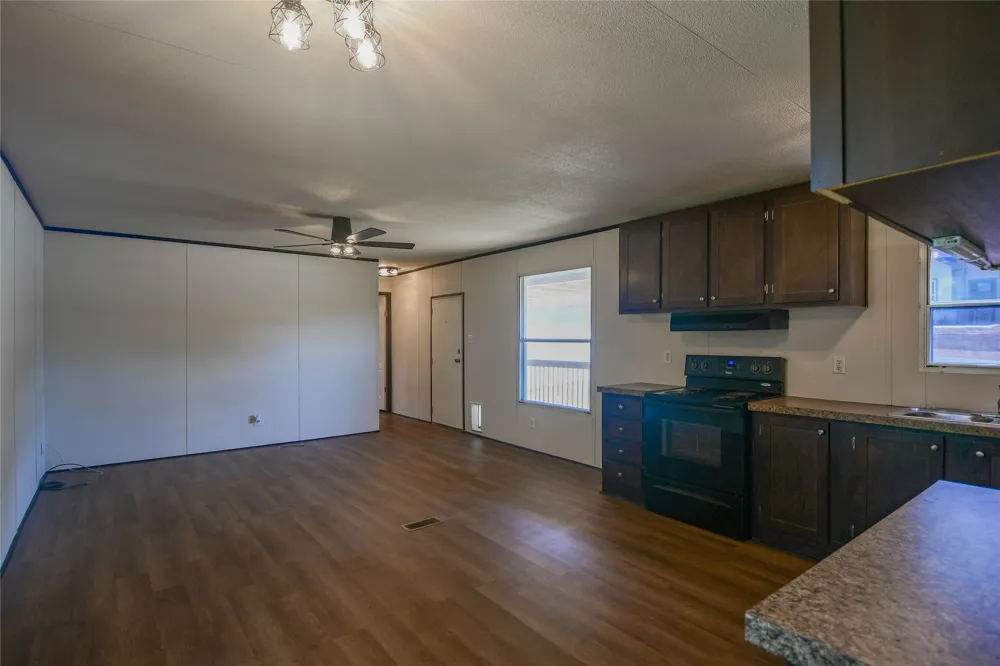 912 Pease River Drive Granbury, TX 76048