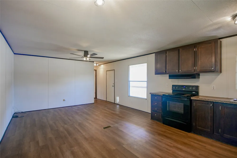 912 Pease River Drive Granbury, TX 76048