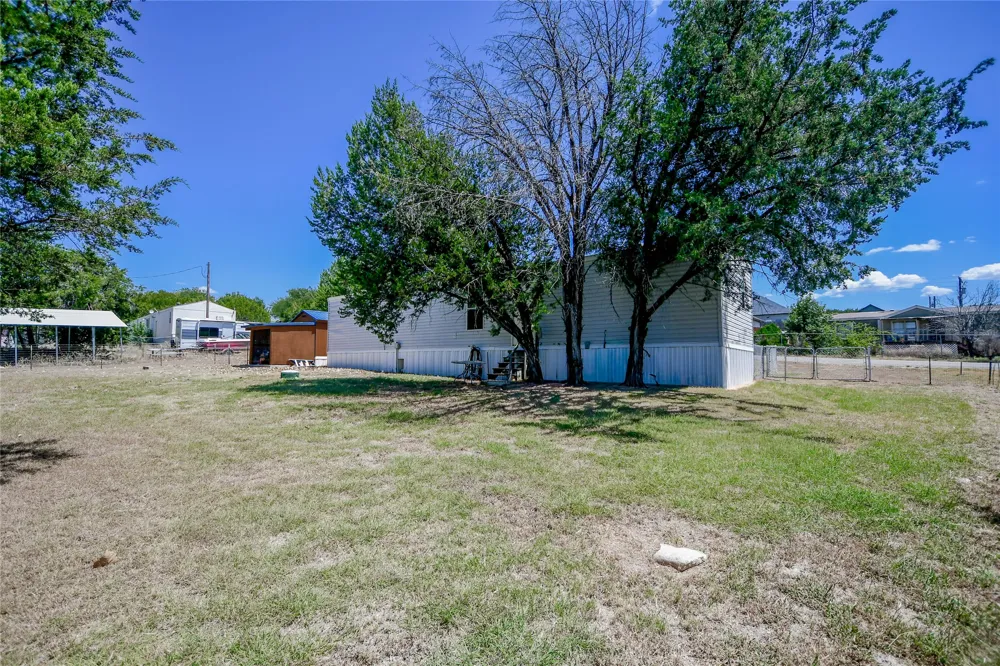 912 Pease River Drive Granbury, TX 76048