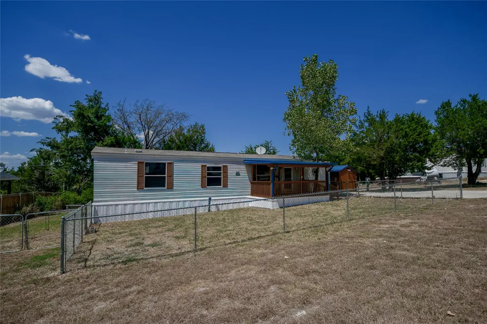 912 Pease River Drive Granbury, TX 76048