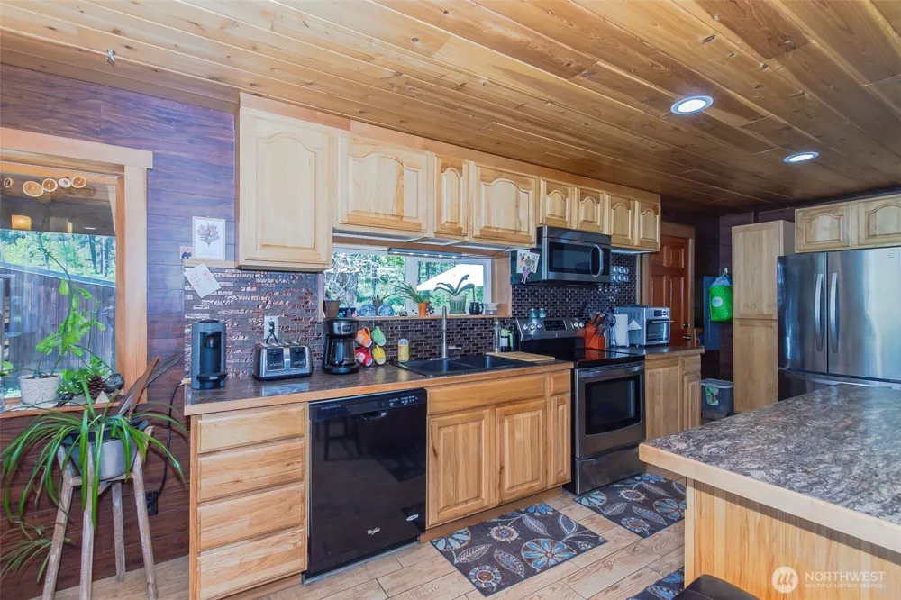 798 Barzee Road Colville, WA 99114