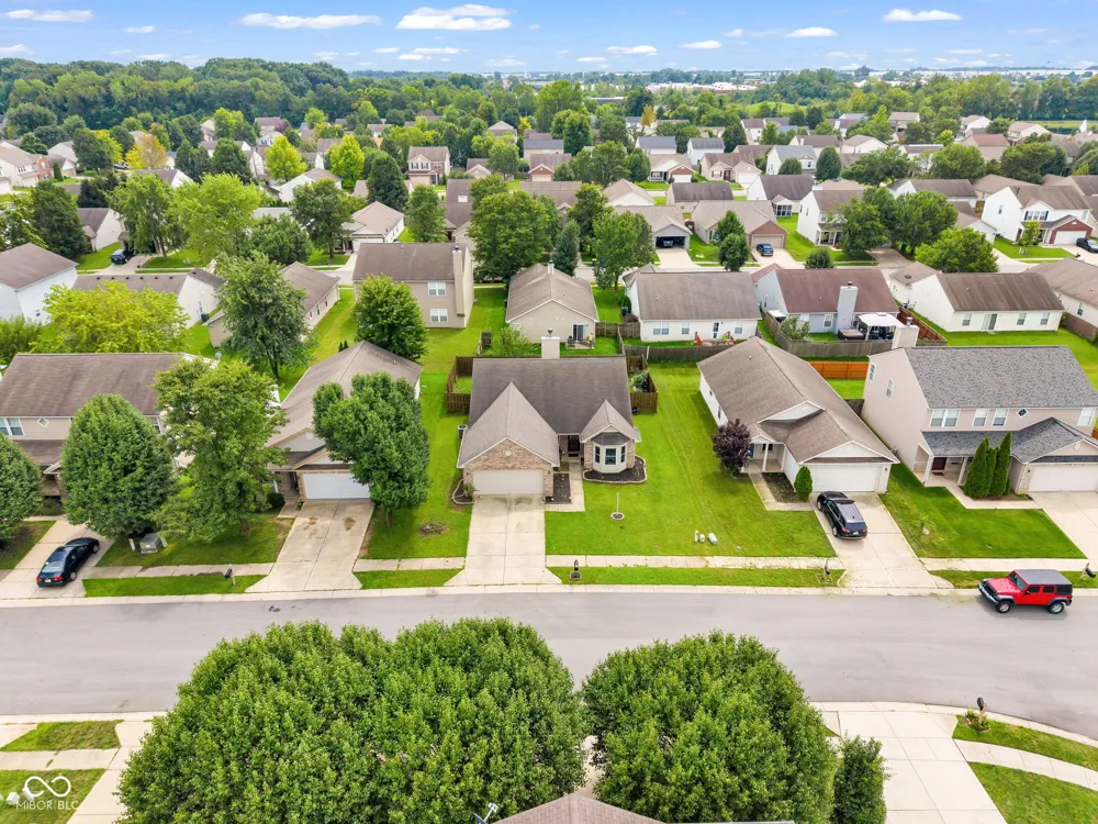 9733 Centennial Court Avon, IN 46123