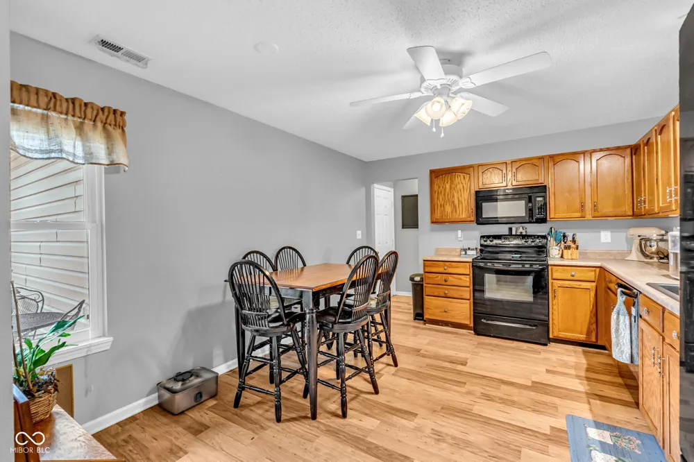 9733 Centennial Court Avon, IN 46123