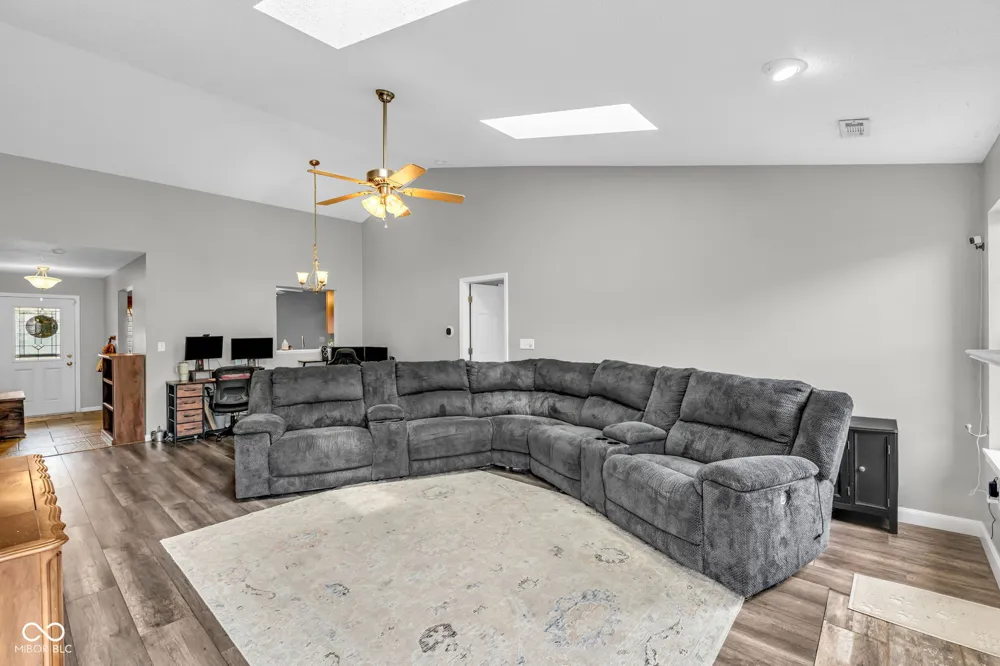 9733 Centennial Court Avon, IN 46123