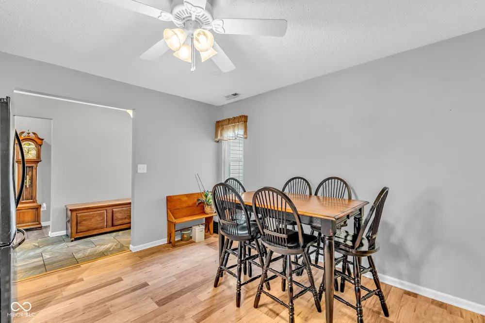 9733 Centennial Court Avon, IN 46123