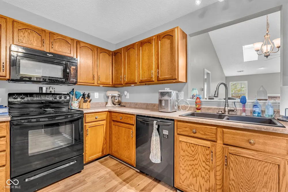9733 Centennial Court Avon, IN 46123
