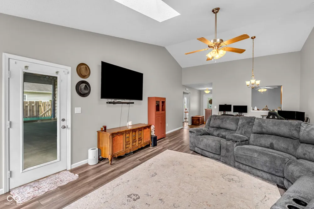 9733 Centennial Court Avon, IN 46123
