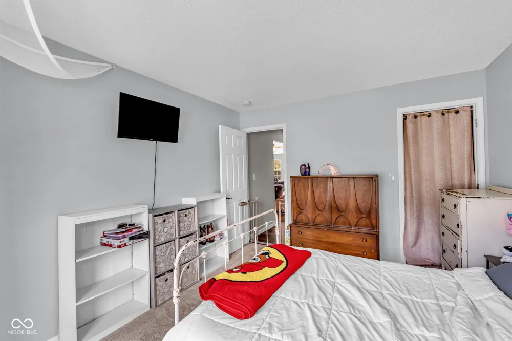 9733 Centennial Court Avon, IN 46123