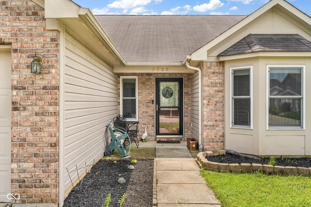 9733 Centennial Court Avon, IN 46123
