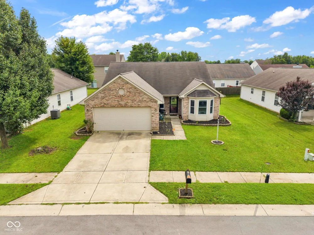 9733 Centennial Court Avon, IN 46123