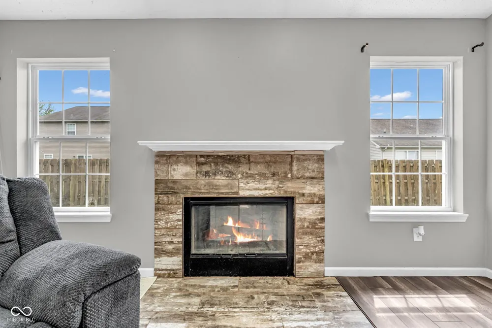 9733 Centennial Court Avon, IN 46123