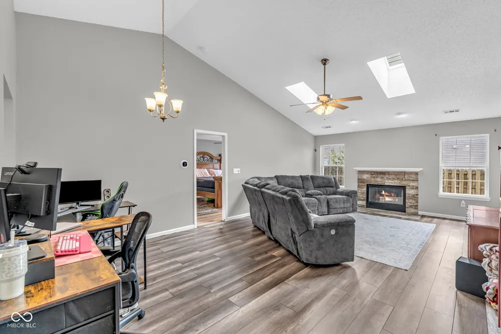 9733 Centennial Court Avon, IN 46123