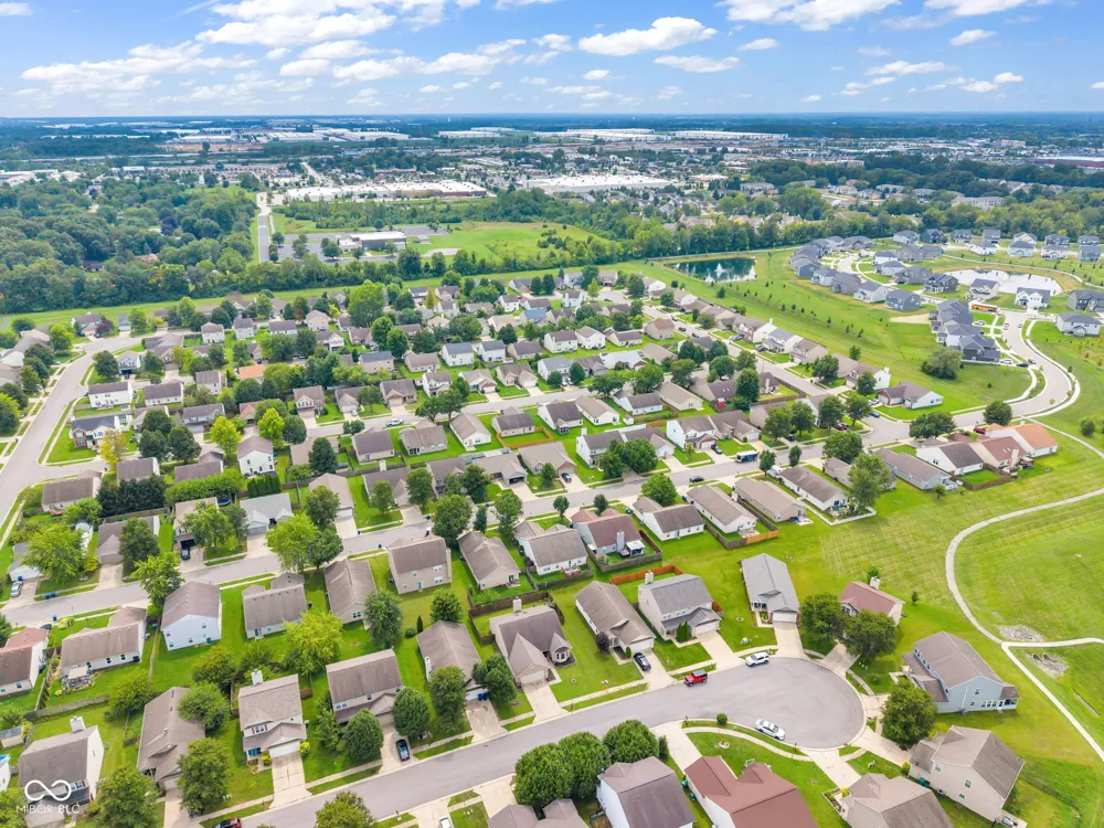 9733 Centennial Court Avon, IN 46123