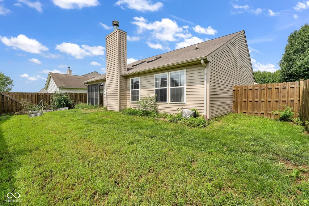 9733 Centennial Court Avon, IN 46123