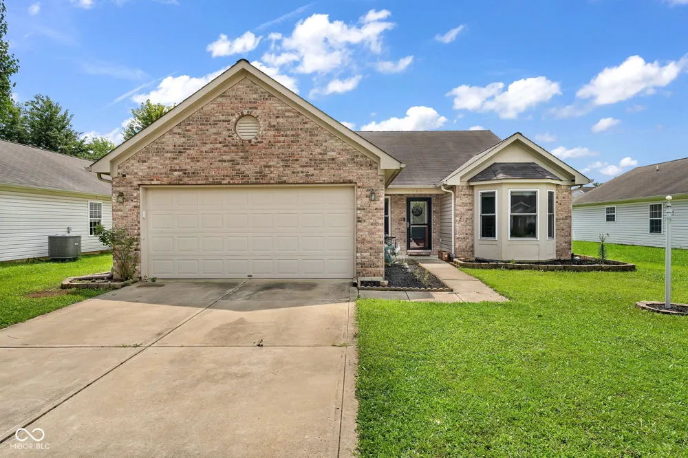 9733 Centennial Court Avon, IN 46123