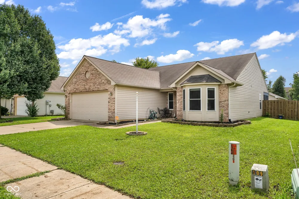 9733 Centennial Court Avon, IN 46123
