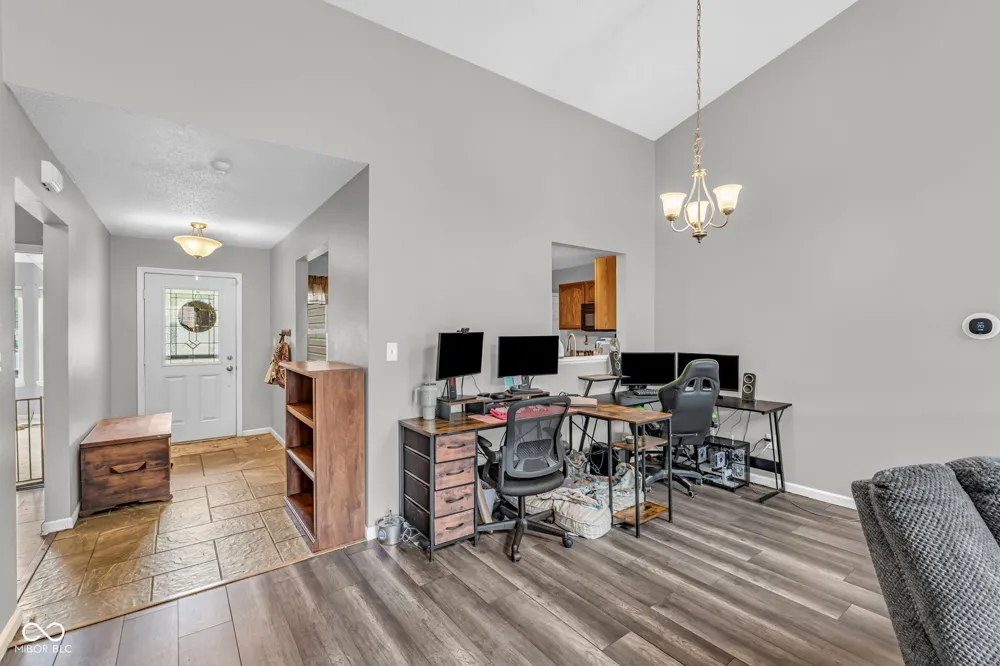 9733 Centennial Court Avon, IN 46123