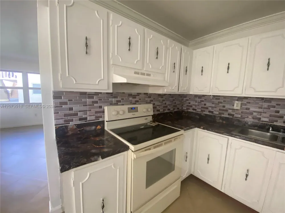 3670 SW 60th Ave #2 Davie, FL 33314