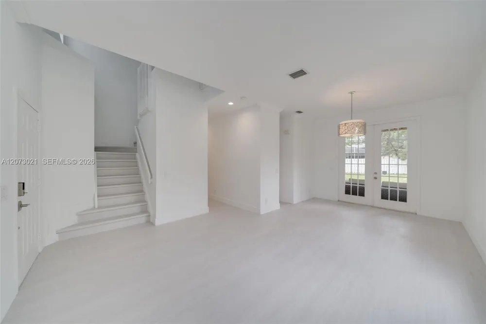 720 Falling Water Rd #720 Weston, FL 33326