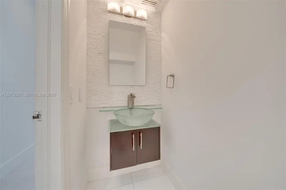 720 Falling Water Rd #720 Weston, FL 33326