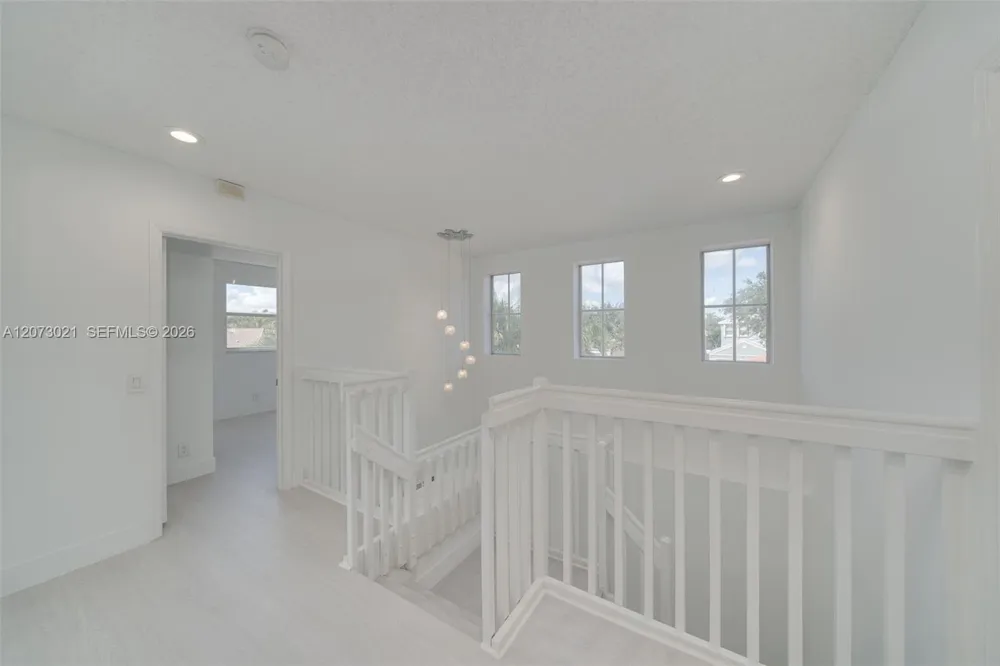 720 Falling Water Rd #720 Weston, FL 33326
