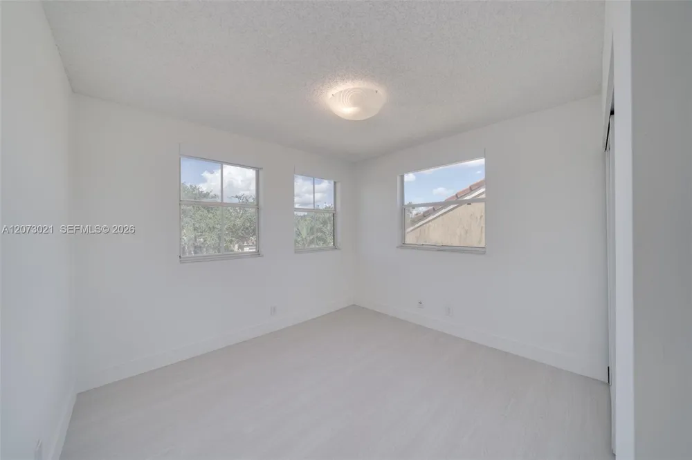 720 Falling Water Rd #720 Weston, FL 33326