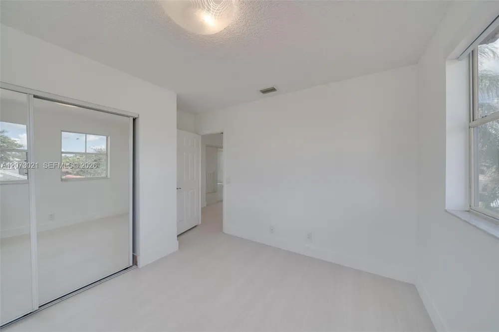720 Falling Water Rd #720 Weston, FL 33326