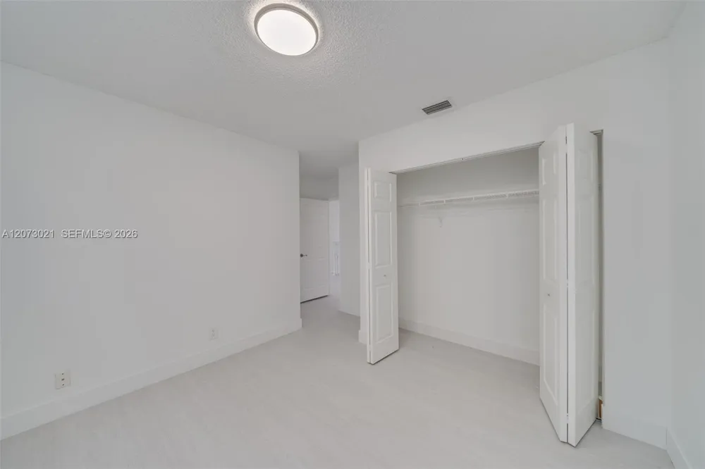 720 Falling Water Rd #720 Weston, FL 33326