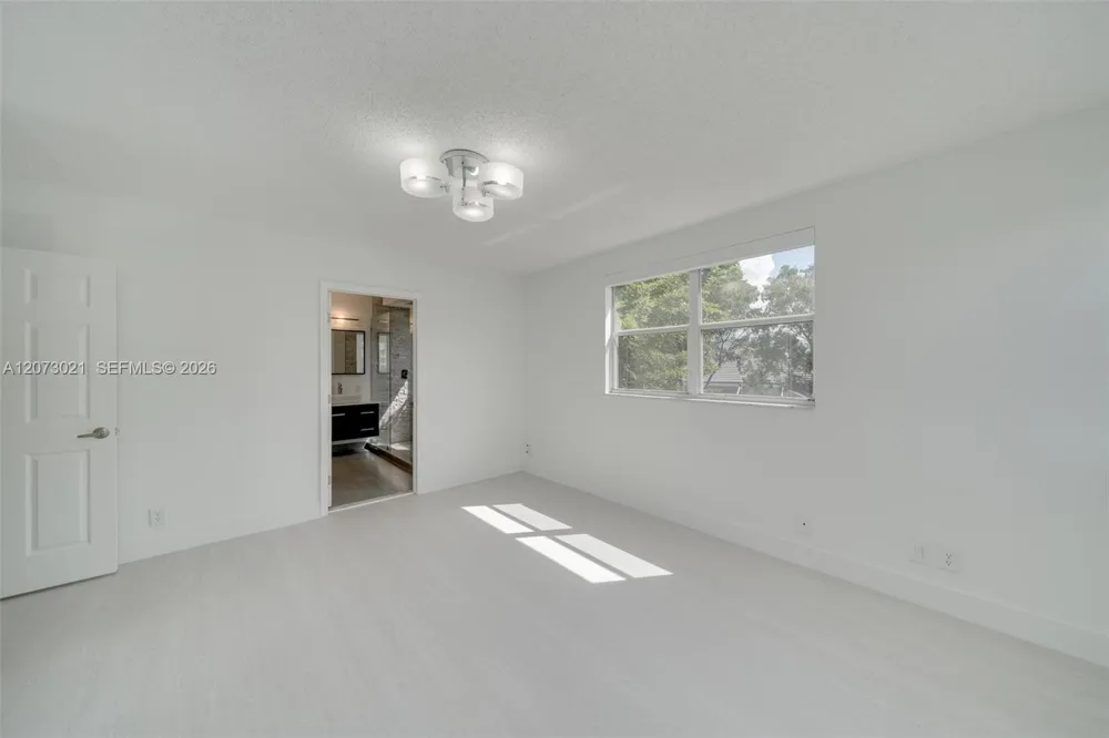 720 Falling Water Rd #720 Weston, FL 33326
