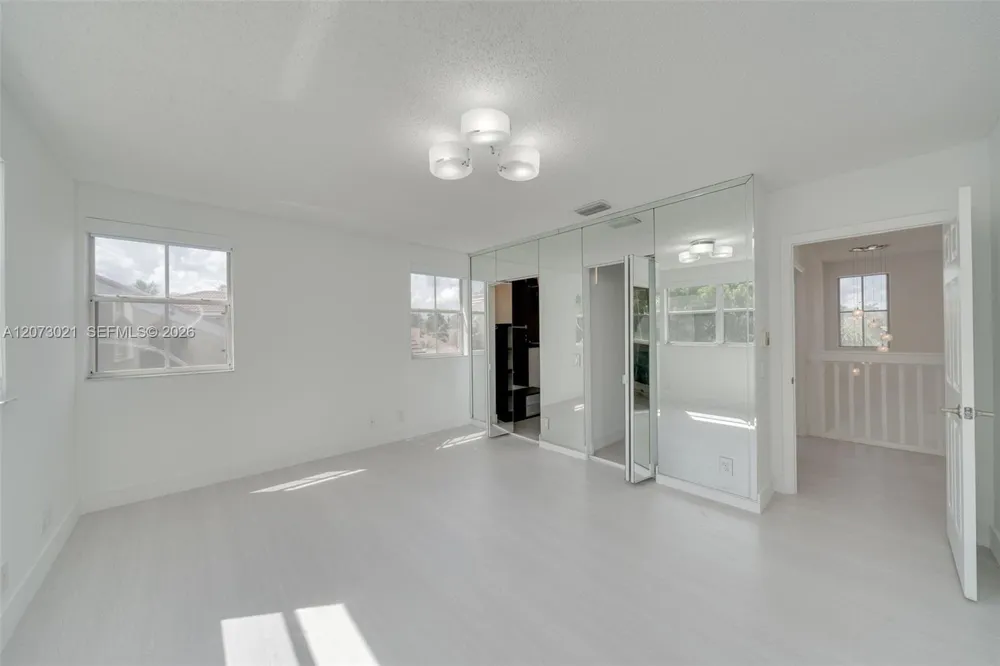 720 Falling Water Rd #720 Weston, FL 33326