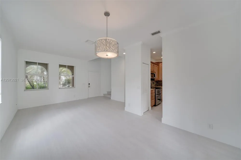 720 Falling Water Rd #720 Weston, FL 33326