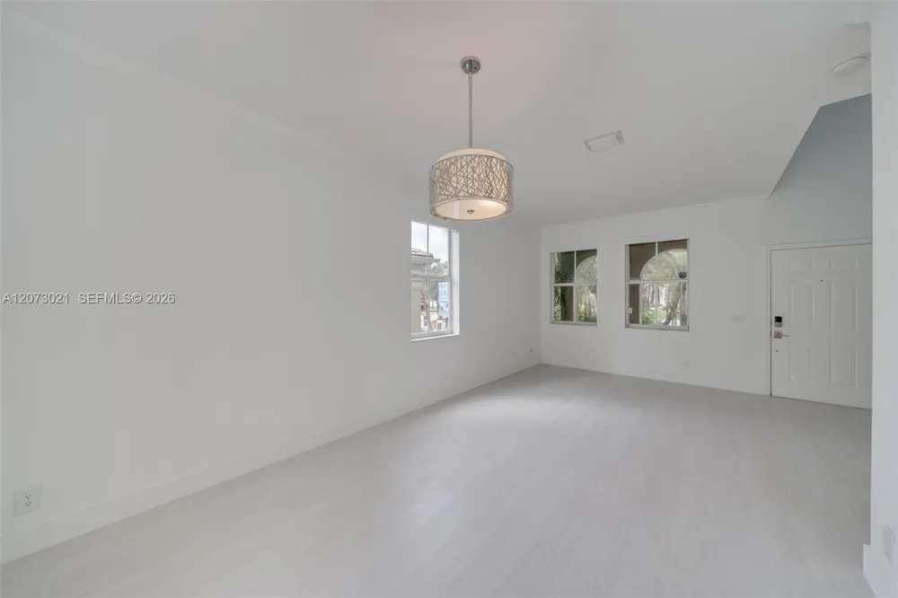 720 Falling Water Rd #720 Weston, FL 33326