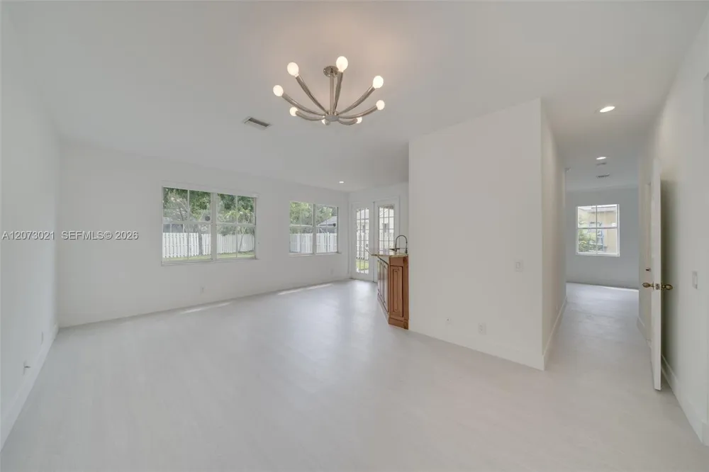 720 Falling Water Rd #720 Weston, FL 33326
