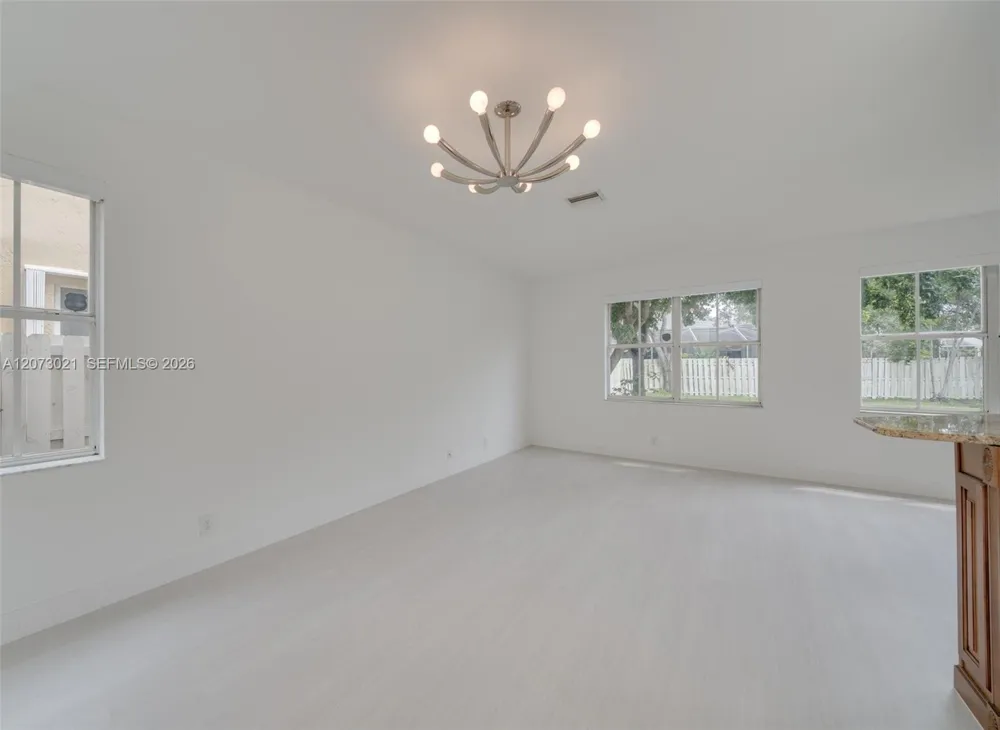 720 Falling Water Rd #720 Weston, FL 33326